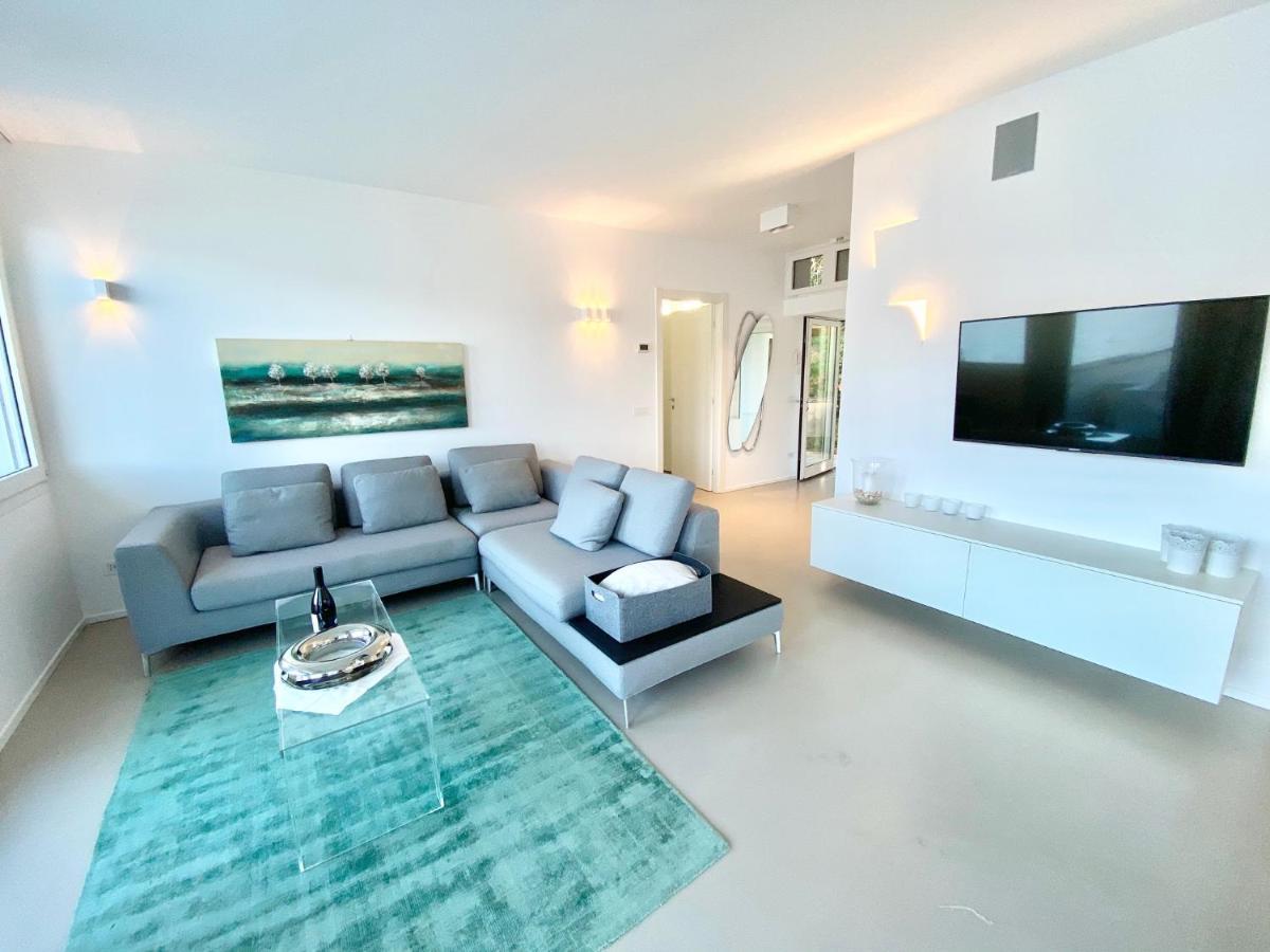 Poseidon Ferienhaus Porto Valtravaglia