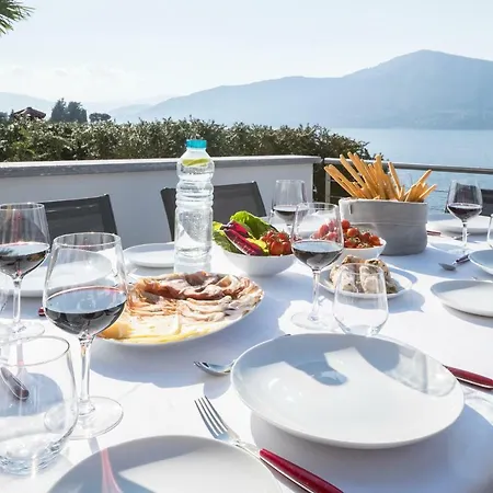 Villa Poseidon Porto Valtravaglia Esterno foto